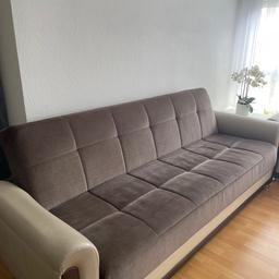 Hallo zusammen,

ich biete einen Sofa in der Farbe Braun mit Bettfunktion an. Auf dem Sofa wurde sehr selten geschlafen, ist in einem guten und sauberen Zustand zu erhalten.

Nur Abholung, Preis ist VB.