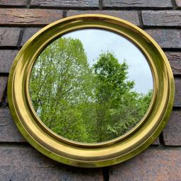 Vintage, Solid Brass, Round, Ships porthole style mirror.
In good condition.
Measuring 36.5cm diameter 
Happy to post, will wrap well!