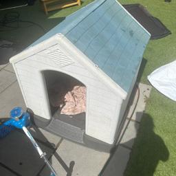 Dog kennel (large)
very sturdy
FREE