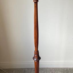 An antique wooden floor lamp.
Nicely styled, with fluted column & carved details.
In good condition.