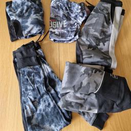Here for sale is a bundle of boys clothes aged 10-11 years.

1). Grey/black camo hoodie and joggers tracksuit

2). Grey camo t shirt to go with either of these tracksuits

3). Black tie dye pattern hoody and joggers tracksuit

Collection Norton Canes