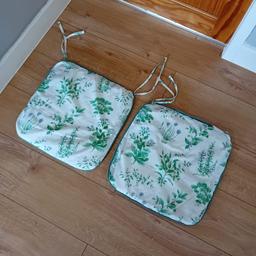 2x identical Garden Chair Cushions on a flowery design 
Length 16 inches 
Width 16 inches 
In overall good clean and fully usable condition 

Postcode for collection is bd2 4bs  - Just off Queens Road Bradford 2 area

Delivery requests will incur a extra charge of minimum £10 plus