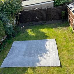 For sale due to new flooring is 4 months old grey carpet from Carpet World. Dimensions are 295cm (W) by 411cm (L) ideal for landlord looking for quality carpet or someone looking to freshen up with a new carpet at decent price. Bought for £400, open to sensible offers, comes with free underlay