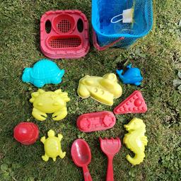 Brand new kids bucket & spades with multiple fun sand moulds. All new & unused but has been kept in shed so will need a wipe over. Great for beach fun or home sand box.
£5 no offers thanx
Lots for sale pls see my other listings. Collection Penn Rd Wolverhampton by Hollybush pub from smoke and pet free home