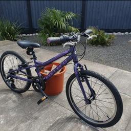11 INCH FRAME, 20 X 1.75 INCH KENDA TYRES, 20 INCH QUICK RELEASE WHEELS,7 SPEED SHIMANO REVOSHIFT GRIPSHIFT GEARS,SHIMANO ALTUS DERAILER,TEKTRO V BRAKES,QUICK RELEASE SEAT,REFLECTORS,
FOR AGE: 5-8YR OLDS
MINT CONDITION
HARDLY USED
REASON FOR SALE: DAUGHTER HAS OUTGROWN BIKE
OPEN TO SENSIBLE OFFERS
