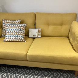 3 seater settee Oakland almost new kept in study hardly ever used
