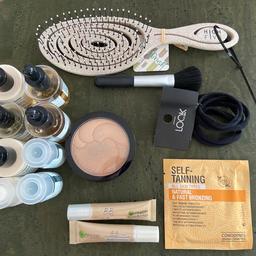 Kosmetik (15Stk)
- viele Produkte neu bzw lediglich getestet
- 1x Shampoo, Duschgel und Bodylotion gebraucht