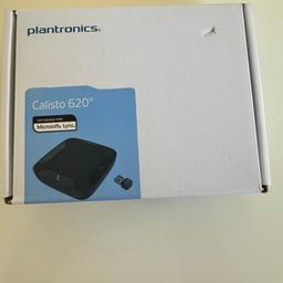 Plantronics Calisto 620 connects to PC via USB or Bluetooth, compatible with Windows or Mac OS, talk time up to 7 hours, dimensions 11cm x 11cm x 3.2 cm. Boxed, like new.