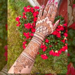 Hennabymaizy — check my profile out on instagram

Bridal henna artist in Birmingham — Travel available