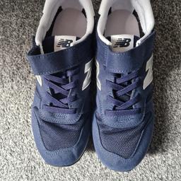 Boys new balance size 5 in excellent condition worn once