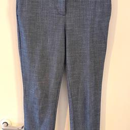 Hi ladies welcome all to this beautiful smart style Zara Slim Fit Suit Dress Trousers Size XS in mint condition thanks
£17 each or both for £30 
Blue and grey