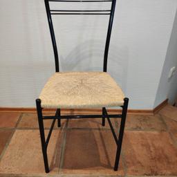 Zwei sehr leichte Stühle zwecks Umzug zu verkaufen.
Ein Stuhl wurde schon einmal repariert, aber alles o.k.
Sitzfläache aus Naturgeflecht, leicht abgenutzt.

Preis pro Stuhl, bei Abnahme der beiden 35 Euro