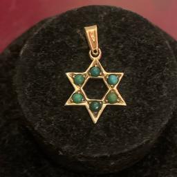 Higher carat then 9 old vintage Star of David ✡️ Pendent with natural genuine turquoise stones . In good condition . Pls look at the pictures attached for more details can accept PayPal,collection, bank transfer or delivery of close by. Shpocks Wallet too