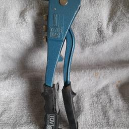 TUV powerfix pop riveter gun,gun only no rivets.comes with spanner,4 sized heads.in excellent condition collection from Rawnsley,Cannock.