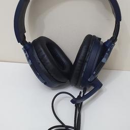 Full working order.

Can be used on Xbox, PlayStation and Nintendo Switch.

Headset does have wear from use but it doesn't affect gameplay or sound quality.
Please see pictures for clarity.

£10 - collection is from Walsall.