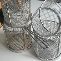 4 good condition commercial kitchen pasta baskets 
Perfect for kitchen veg and pasta