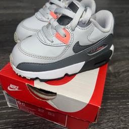 Used
Immaculate condition
With box
SIZE 5.5 (Kids)
Collection only
Can deliver for extra cost
GIRLS