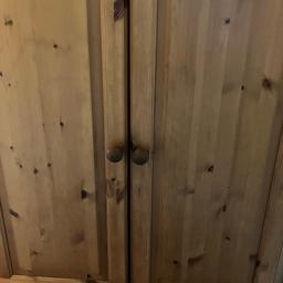 Double Pine Wardrobe
Double Doors
3 Doors
Height: 5 ft
Width: 33”“
Depth: 20”
Strong, solid wardrobe, some scuffs, Would be perfect for an up-cycling project.

Thanks for looking, any questions please ask.