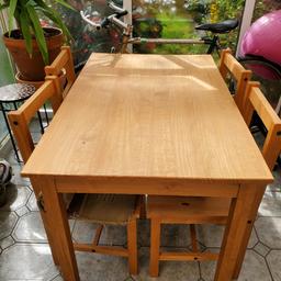 brand new solid pine table with 4 x matching chairs. brand new . currently selling in argos at 160.00
pick up only