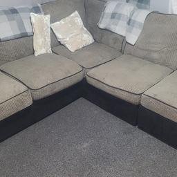good condition 3 peice settee Inc puffet