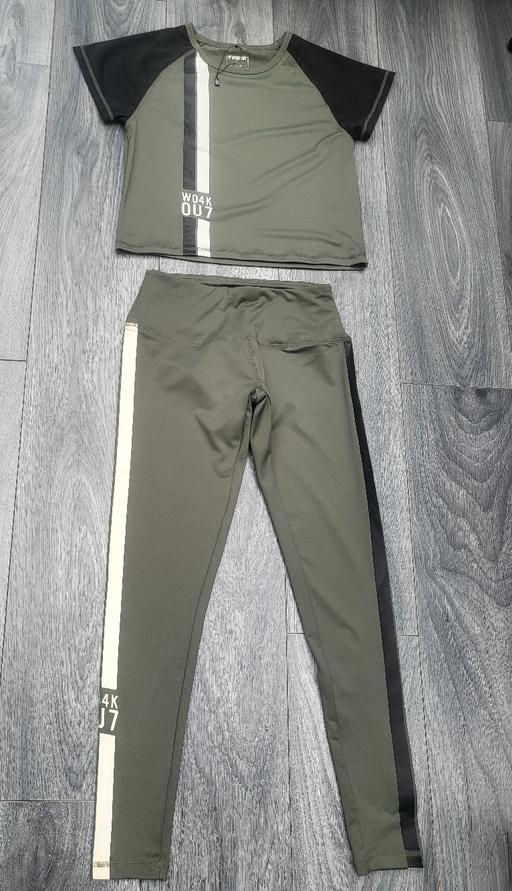 Buy & Sell Surrey Elmbridge - Photos for WORK OUT WOMENS GYM SET KHAKI - BRAND NEW - S