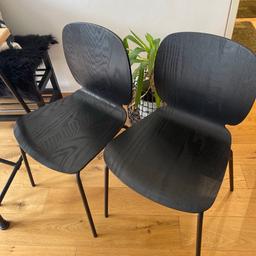 2 x Stühle schwarz ohne Beschädigung 
Je 10€

Selbstabholer