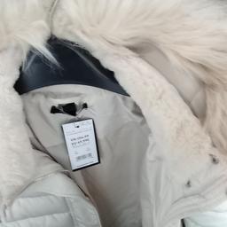 Brand new with tags size 14
Cream lightly padded coat with gathered waist
Faux fur hood cost £55
PICK UP ONLY CAN'T DELIVER SORRY
WN8 8NS