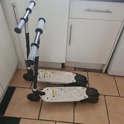 2 electric powered scooters
for age 6-10yrs approx. 
in good condition.
All working perfectly.
no chargers
45 min run time
These are NOT spares or repairs they are working perfectly just need chargers.
£10 for both scooters.