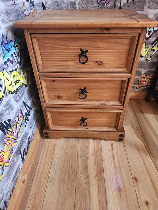 Buy & Sell Leicestershire Leicester - Photos for 2 bed side table oak 