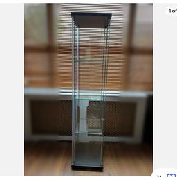 Glass cabinet in excellent condition