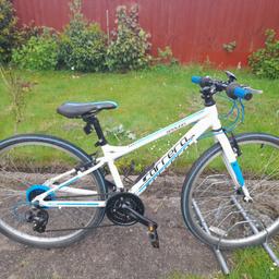 BOYS TEENAGER YOUTH CARRERA SARLINA 26 INCH WHEELS 13 INCH FRAME 21 SPEED BIKE BICYCLE
BIKE IS READY TO RIDE ONLY COLLECTION
FEEL FREE TO ASK ANY QUESTIONS OR OFFERS
ITEM IS LOCATED PINKWELL LANE UB3 1PJ