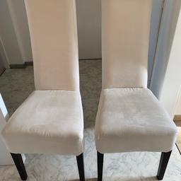 Die bequemen Stühle sind in einem guten Zustand und haben leichte Gebrauchsspuren (siehe Bilder.)

Verkauf nur bei Selbstabholung.

10€ pro Stuhl.