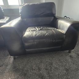 Very good quality, real black leather single sofa. Please pay cash on collection.