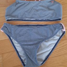 Blau-Weiß gestreifter Bikini in Gr. 152 von SANETTA
Oberteil nicht verstellbar
kein Versand
nur Selbstabholung