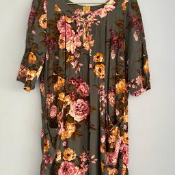 Lovely Joules viscose tunic floral dress size 12 good used condition however there is a stitch come undone by the collar it need to be stitched back together.
Postage with Royal Mail 2nd class small parcel Happy to offer combined postage price for multiple items
Collection in person from Wilnecote Tamworth