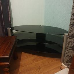 large tv stand, ideal for bigger tvs,excellent condition