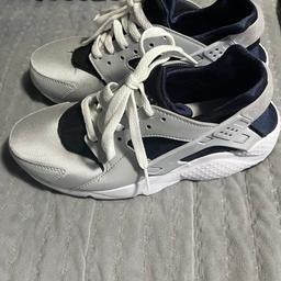 Lovely trainers size 5. Collection Wv107al