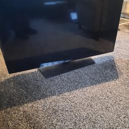 tv Samsung 42 inch tv 
has remote but needs new remote as channel up down button doesn't work but can change channels by numbers 
Great barr collection