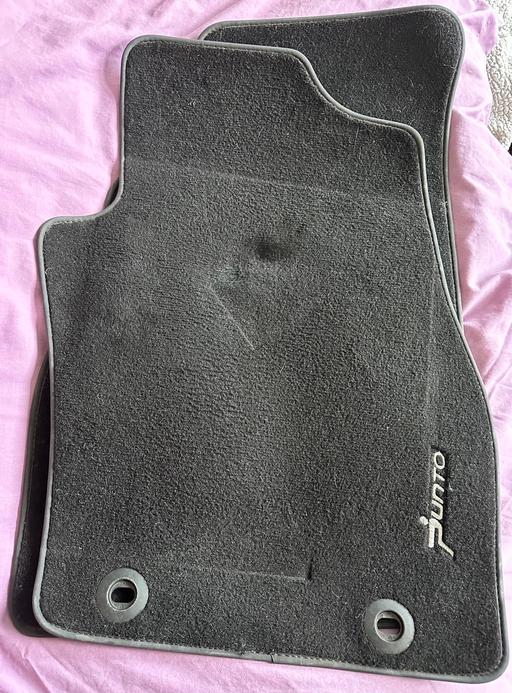 Vehicles Essex Basildon - Photos for Fiat Punto Grande Mats - Set of four