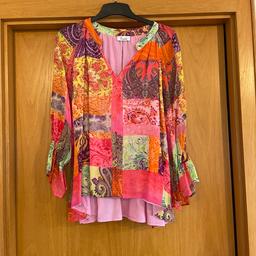 Ich verkaufe diese schöne, bunte Bluse/Tunika von der Marke „Princess goes Hollywood“. 
Größe 46.
Futter und Obermaterial aus 100% Viskose.

Versand ist bei Kostenübernahme möglich.