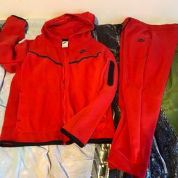 NO OFFERS price is shown you will be ignored

Paid over £100

Size xl boys
Jacket and joggers which where bought each seperetly

All in excellent condition

collection only ASAP not saving bare that in mind

If the add is still up it is still for sale

DONT POST or DELIVER so pls dont ask