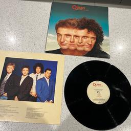 Queen the miracle Lp vinyl album 
Plays great apart from breakthrough on side b is very crackly ( due to scratch ) see all photos 
Buyer collects or can be posted