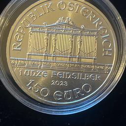 Brilliant uncirculated condition Austria 1 0z 999 silver coin have 2 of theses £40 each