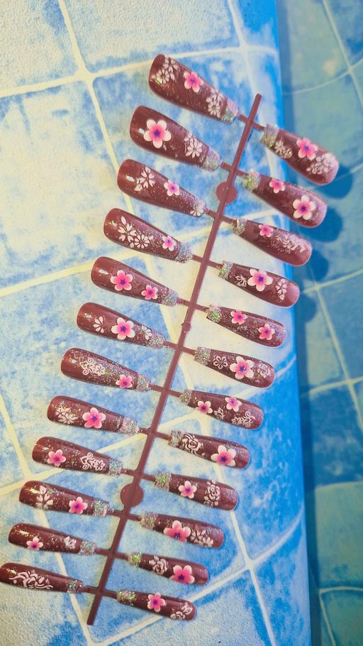 Buy & Sell West Midlands Birmingham - Photos for Brown/Deep Plum🌸Sparkly Flower🌸Nails