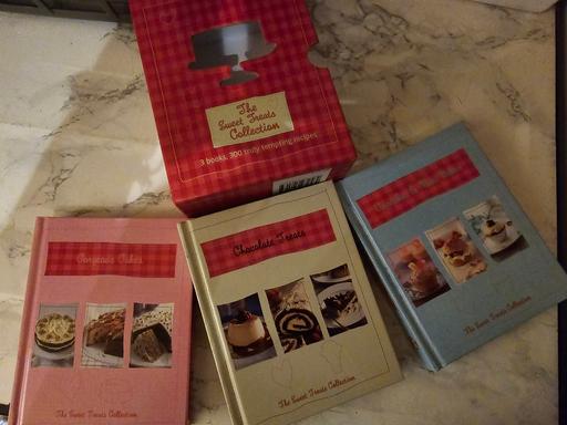 Buy & Sell West Midlands Sandwell - Photos for set of 3 sweet treats recipe book set