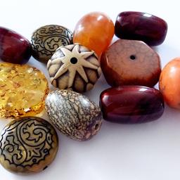 Large Jumbo Beads, Resin Lucite Wood Nut Acrylic,  Jewellery Making Art Crafts Large Beads Mix

Assorted large beads with textured patterns, accents and design.

Approximately 26mm - 38mm

Pack of 30

If there are any questions, please feel free to message 😊