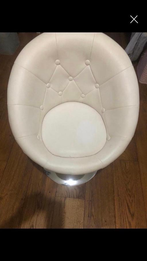 Buy & Sell South West London West Brompton - South West London - Photos for Cream leather chair