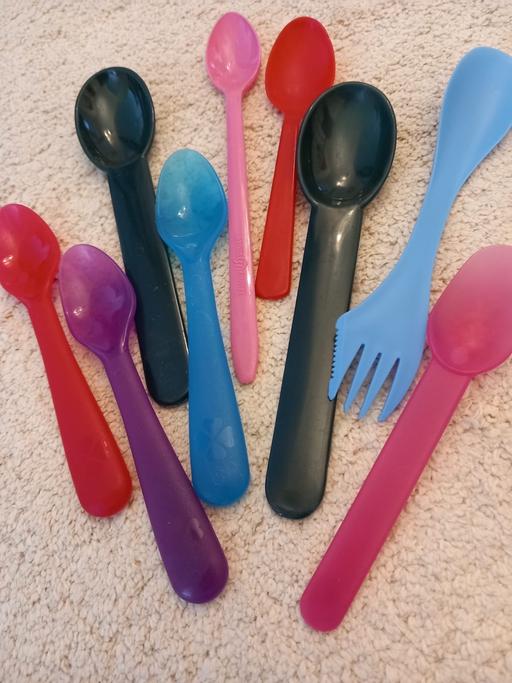 Buy & Sell Surrey Guildford - Photos for 9 assorted durable plastic spoons