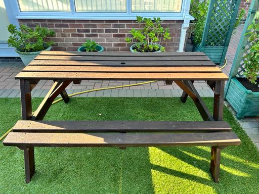 Buy & Sell Cheshire East Hough - Cheshire East - Photos for Table and bench set