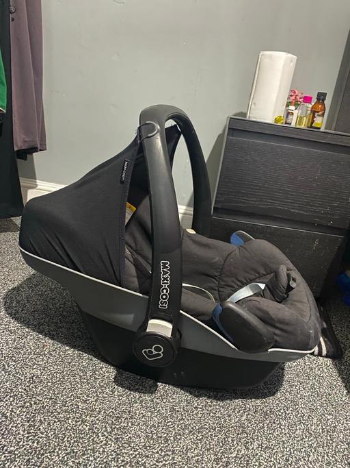 Buy & Sell North London Highbury - North London - Photos for Maxi cosi isofix base and car seat